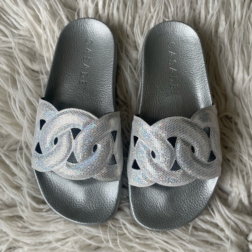Casadei White Silver Glitter Metallic Vegan Leather Slides Sandals EUC Size 36